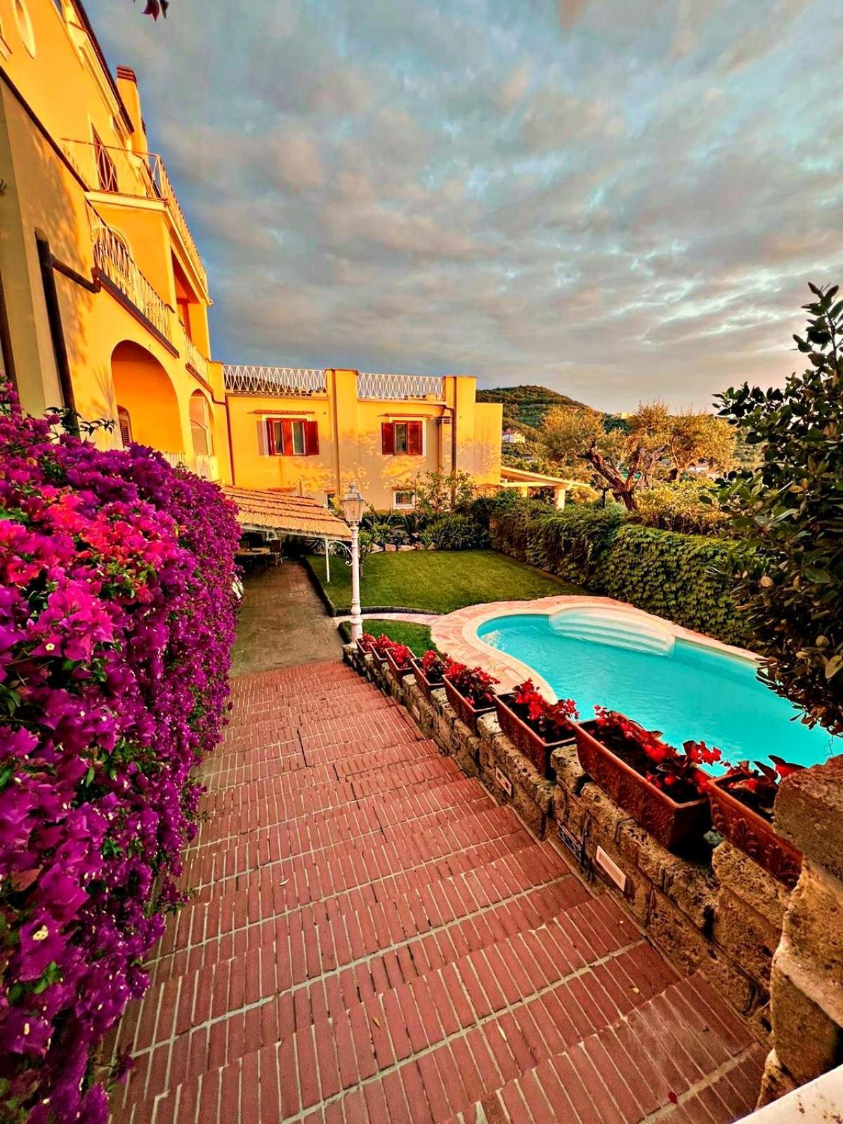 Villa Vie En Rose Sorrento Eksteriør bilde
